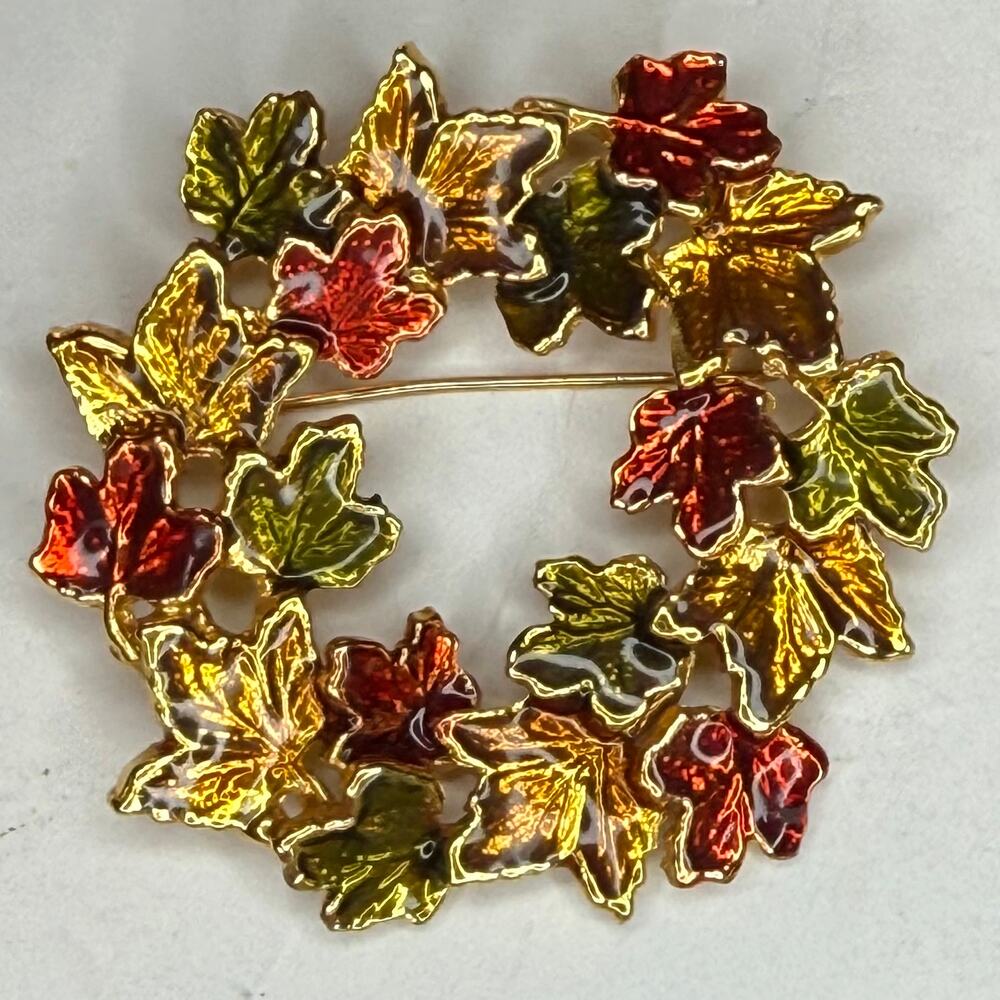 Vintage Enamel Autumn Fall LEAVES Leaf
Wreath Gold Tone 3D 2" Brooch Pin Retro